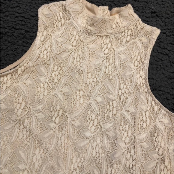 Takara lace button back tuxedo sleeveless blouse - Picture 2 of 5